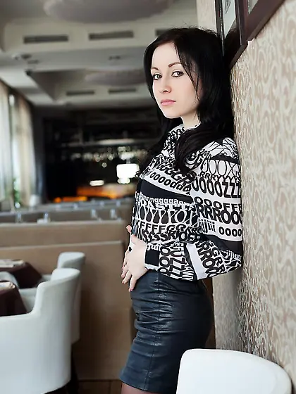 Slim brunette beauty Night A loses her clothes to present her dr