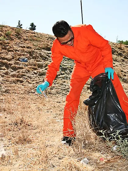 Gigi Rivera takes her clothes off on the sofa and gets her pussy