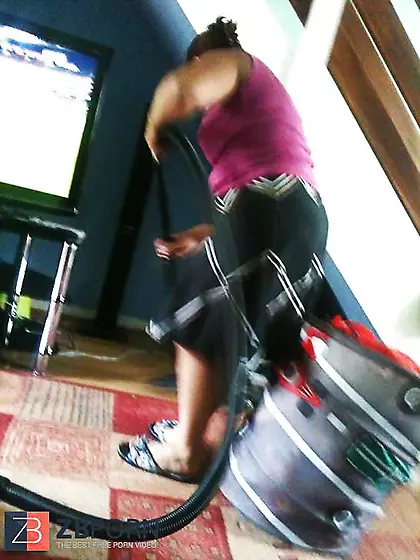 Maman Beurette Fait Le Menage