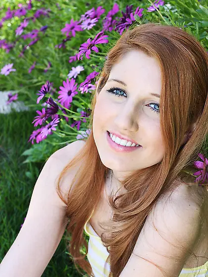 Adorable teen babe takes off her jeans and gets nailed by her fr