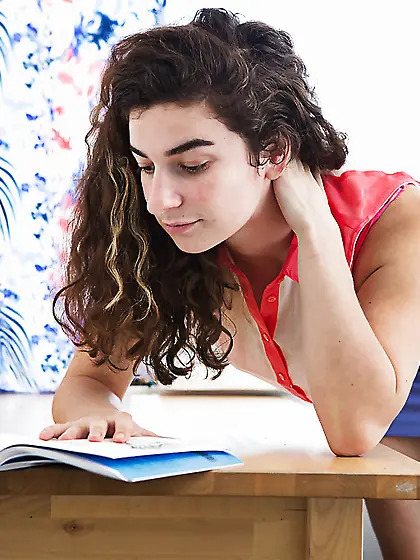 Amateur with thicc gorgeous hair and ass is showing her body