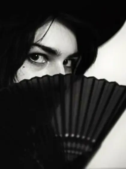 Ms.  Rosie Wilde (Ms.  Rosie Levine)