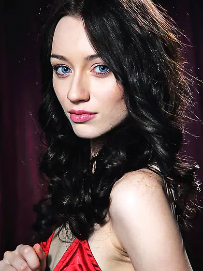 Kinky brunette great legs