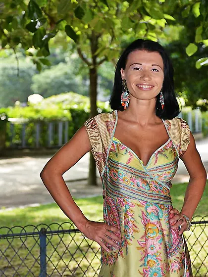 Perfect ass french milf power fucked