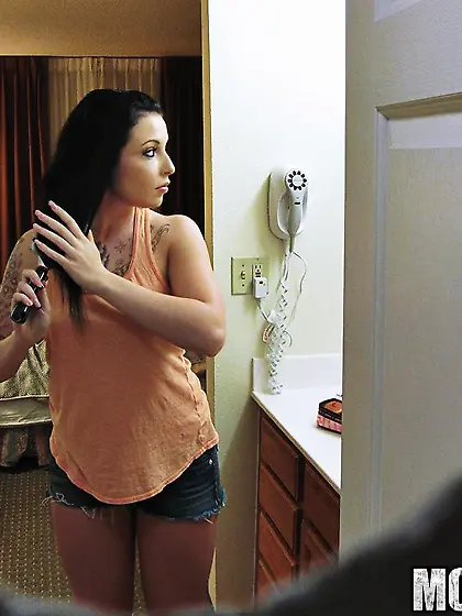 Shaved raven Aria Aspen plays with two randy boners during mouth