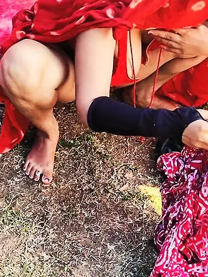 Jyoti bhabhi Fucked hard by his son's friend at home hot des