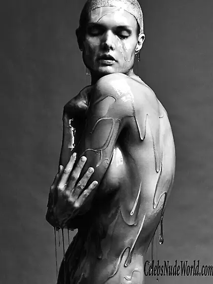 Naked Photos of Malgosia Bela