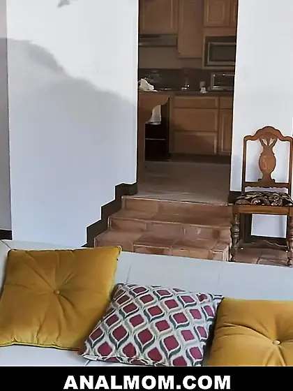 Slutty mom pounces on son's friend 