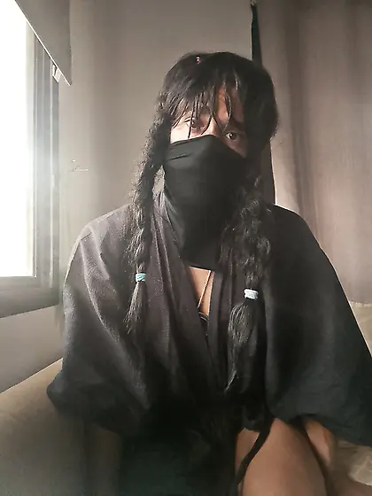 Photoshoot to desperately attract cock