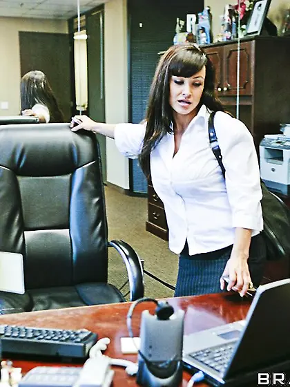 Everyone will be fascinated by Lisa Ann and her gorgeous tits