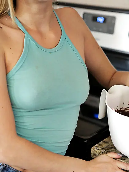 Girl tries to tempt man and she succeeds getting sex and cumshot