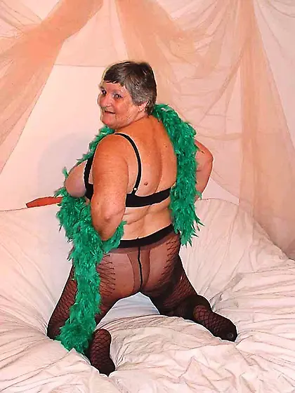 BBW Nylons Grandma Libby from United Kingdom