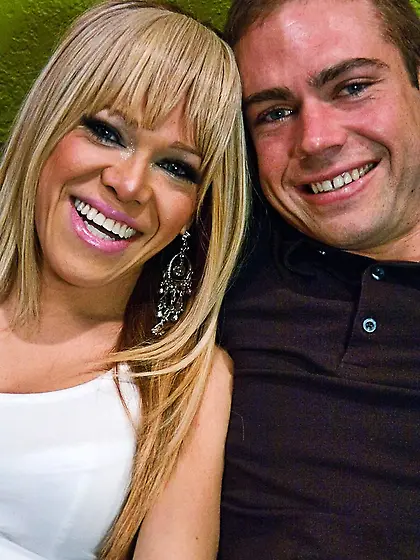 Blonde t-girl dicked ass