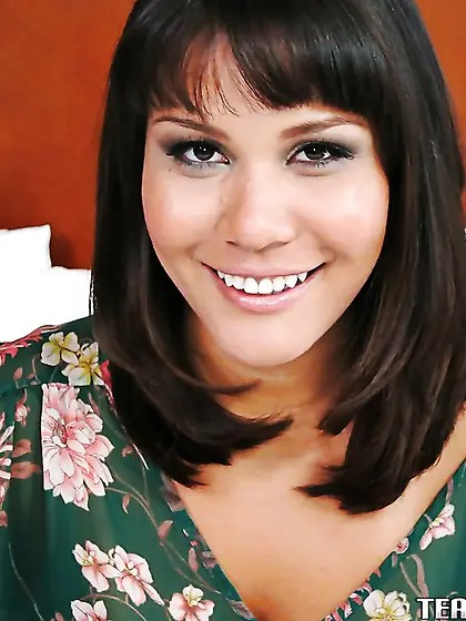 Mena Li undresses and spreads her legs