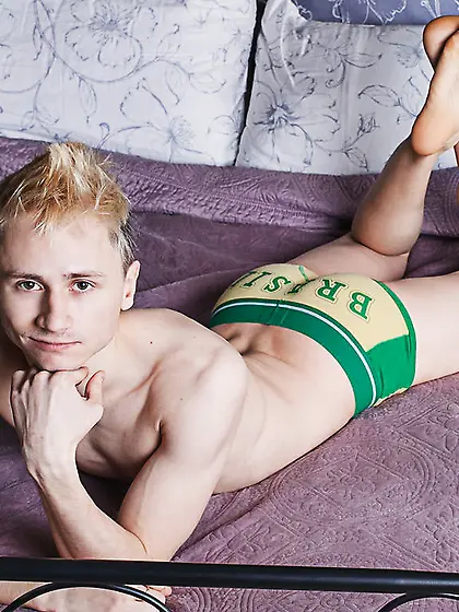 White man JastinSerien like to snapshot