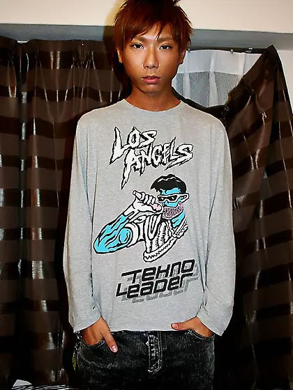 Skinny japanese stud takes