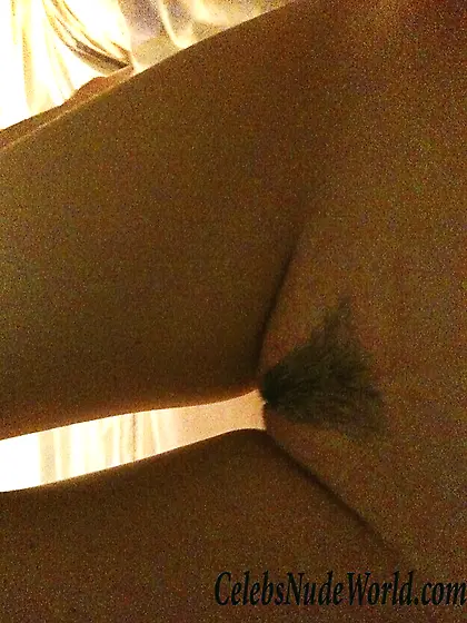 Krysten Ritter naked