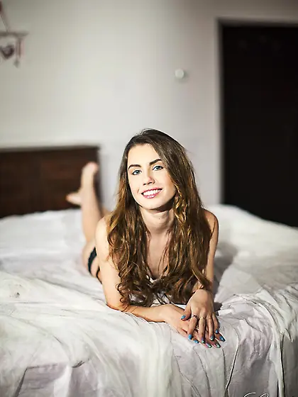 Ukrainian teen Elle Rose looks hot both clothed and naked