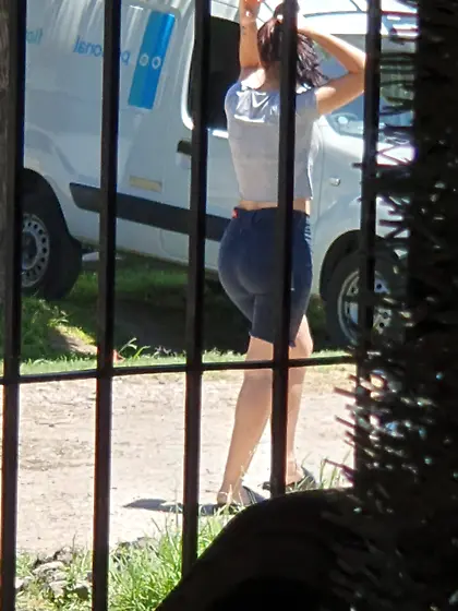 Espiando culos y tetas en la calle