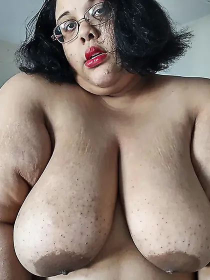 Ugly fat whore Jessica Jones thinks she's cute