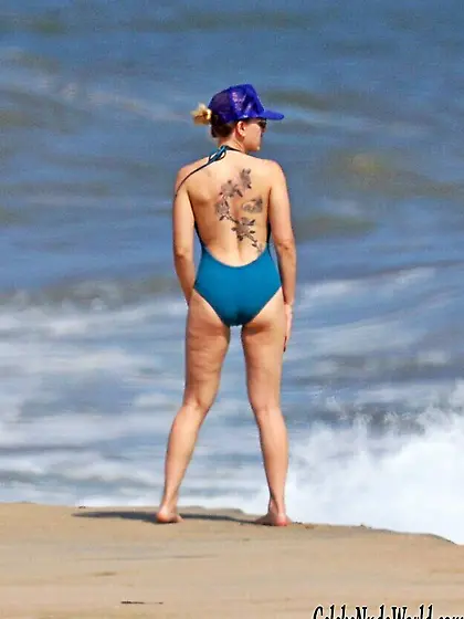 Scarlett Johansson Hot