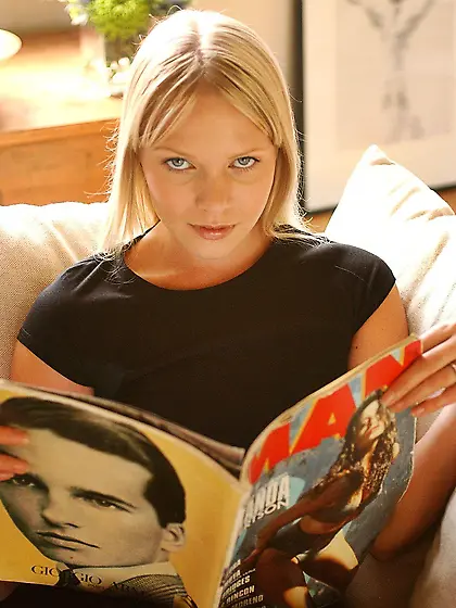 Incredible blonde reads and teases a lot on a sunny day