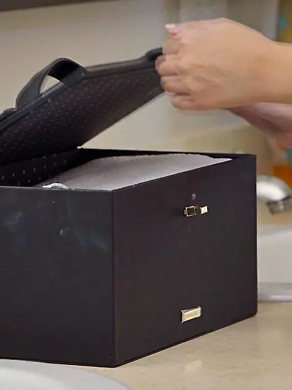 Skinny blowjob mirror