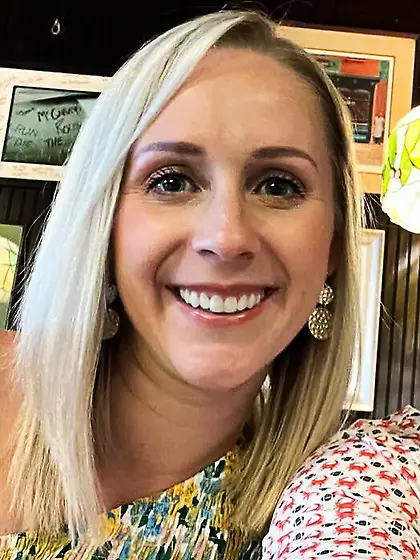 Joe gets Sara to show her tits and bit of pussy