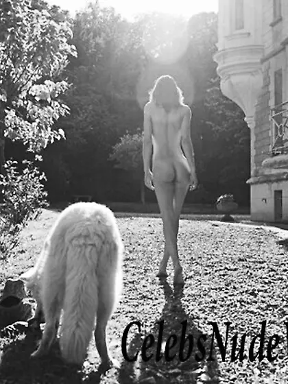 Elisa Meliani Nude Photos