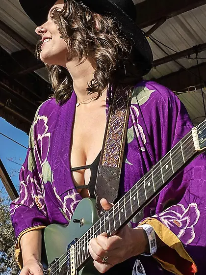 pics and gifs 11-18-25