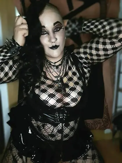sexy Gothic Queen