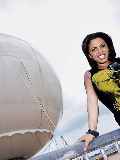 Alexis Silver takes her slutty black dress and shows us her mass