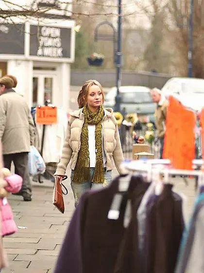 Sultry MILF takes off all clothes to pose after walking in cold