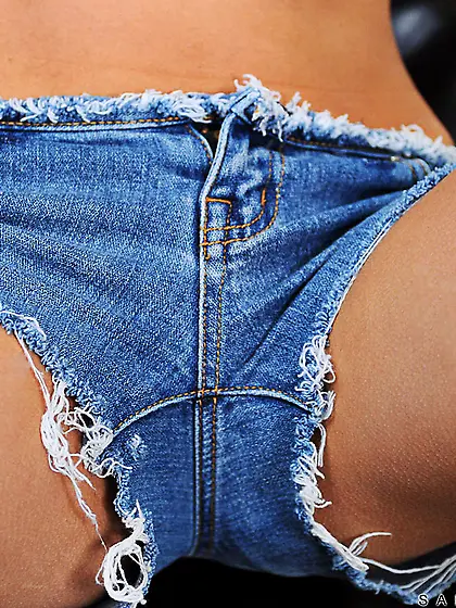 Foxy brunette angel Aries Stone strips her denim shorts and fing