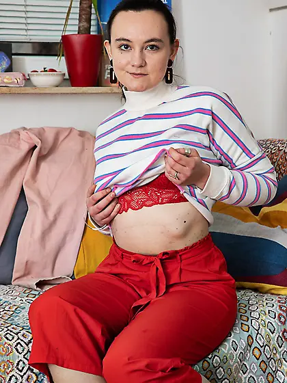 Katia D is ready to show her pussy and ass to get you horned up