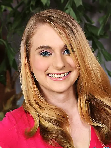 Gorgeous babe loves tasting