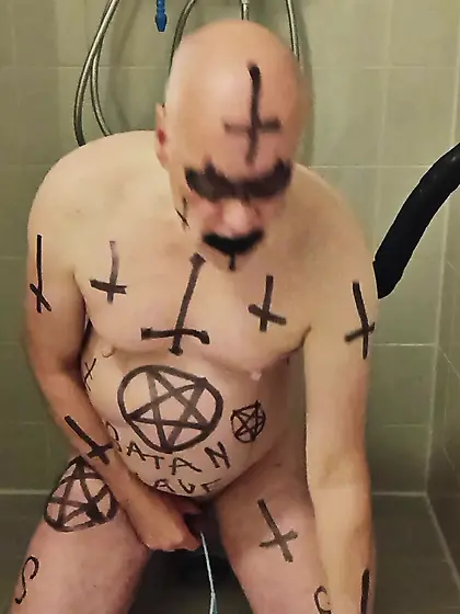 Satan Slave Cuts Open His Own Nipples