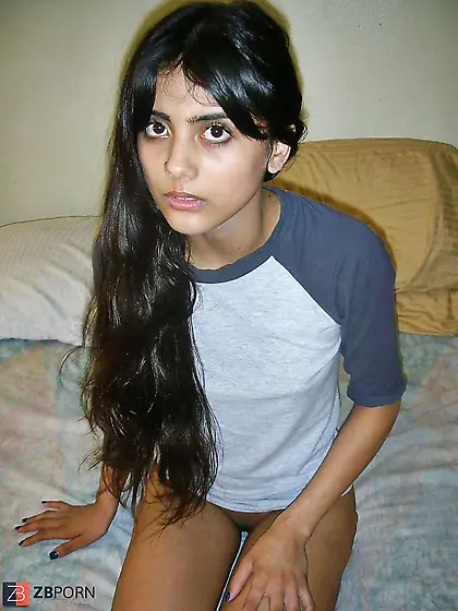 Amateurs Asian Pleasures eighteen - A ultra-cute tiny Indian fem