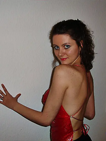 Smoking hot teen chick Southern Kalee takes off her lingerie and