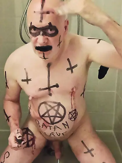 Satan Slave Cuts Open His Own Nipples
