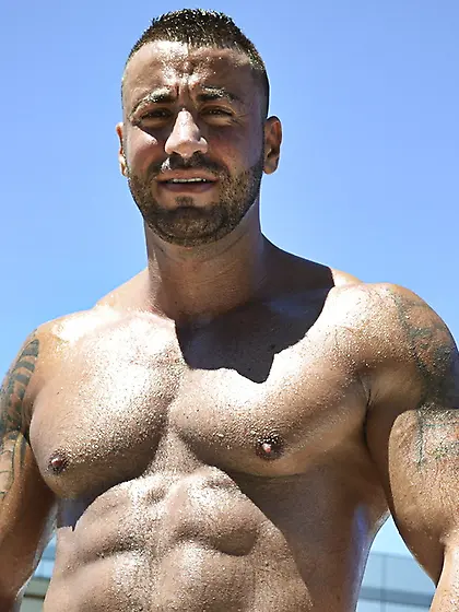 Man GODBODY like to snapshot