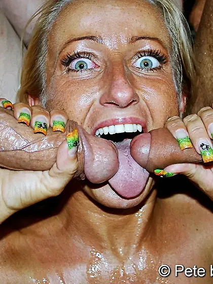 Blonde Milf wants Bukkake facial cum