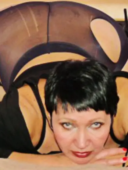 Brunette gala perform anal