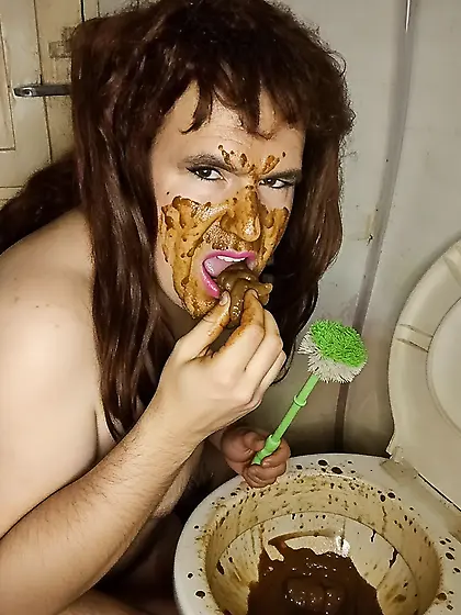 Degustando mierda del toilete