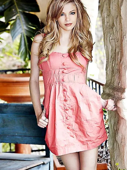 Tall beauty Bree Daniels strips off her red dress and yellow pan