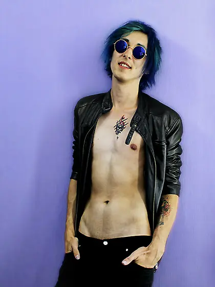 White gay cutechase smoking