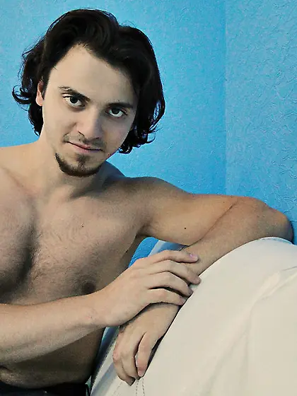 White gay rodrig0 close