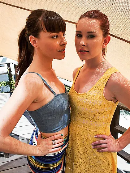 Hot pussies of Dana DeArmond and Melody Jordan are on the double