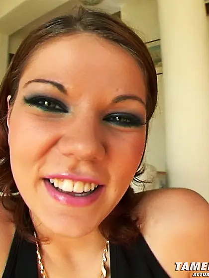 Redhead open mouth wide