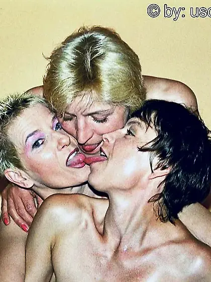 Private german swinger ganbgang with 3 girls & 22 men - 2